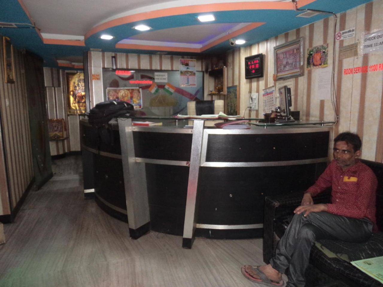 New Crown Hotel Indore Exterior photo